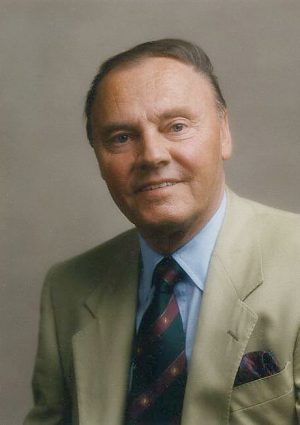 Portrait von Dr. Josef Prünster